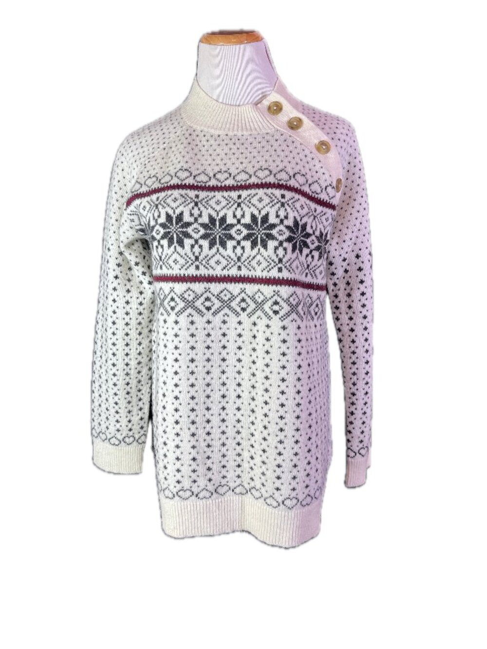 LL Bean Signature Size M Wool Blend Sweater Button Shoulder Snowflakes Hearts